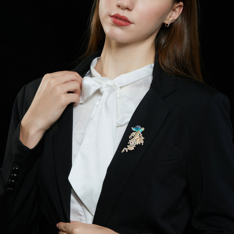 เข็มกลัดแมงกะพรุนประดับเพชรซิค - Luxury Lifestyle Fashion บทวิจารณ์และราคา